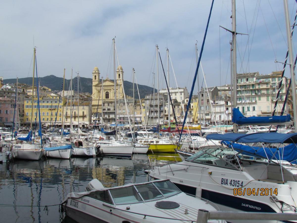 Appartement Bastia Au Pied Du Vieux Port Buitenkant foto